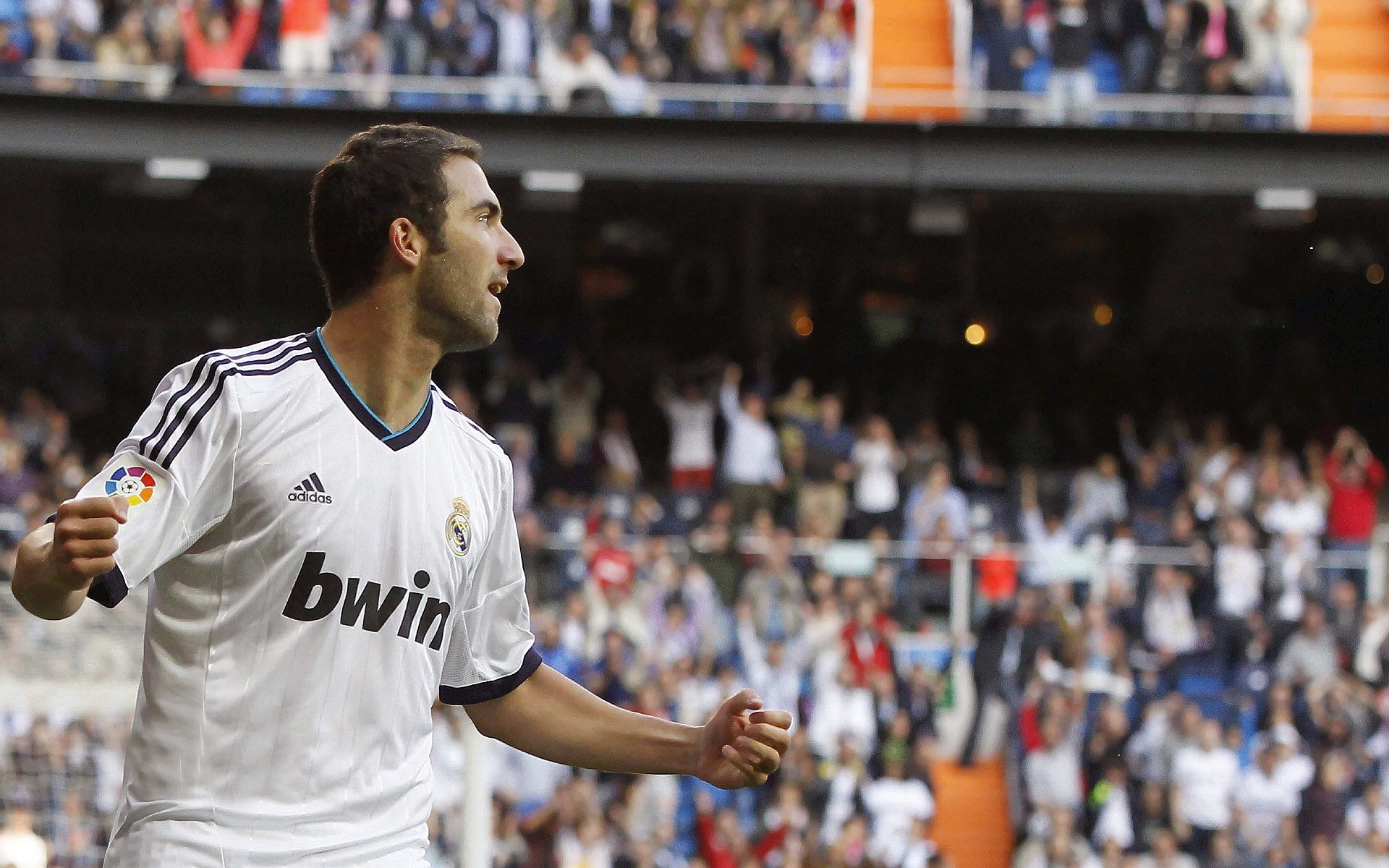 亚冠联赛中国女足出战 球员表现稳定，女足获得亚军